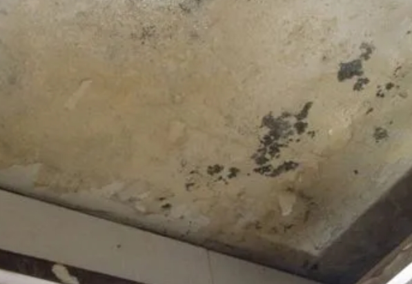泰州阳台漏水维修公司分享下泰州卫生间渗水维修需要注意哪些问题。